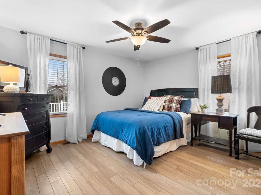 920 Hunting Avenue, Lincolnton, NC 28092.  MLS# CAR4221459, YatesRealty ID 17502. 