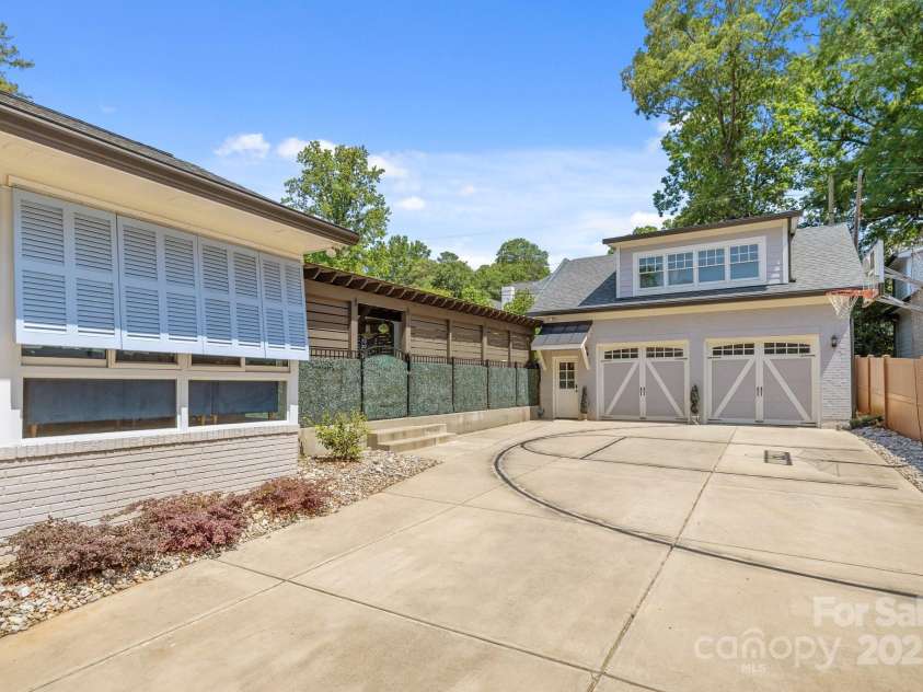 4147 Chelmsford Road, Charlotte, NC 28211.  MLS# CAR4252587, YatesRealty ID 17503. 