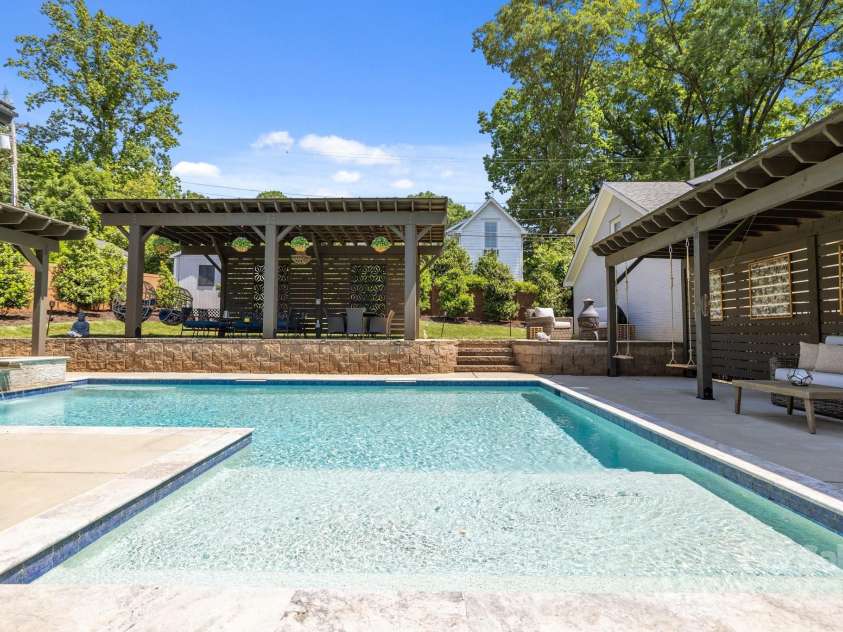 4147 Chelmsford Road, Charlotte, NC 28211.  MLS# CAR4252587, YatesRealty ID 17503. 