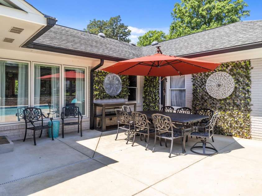 4147 Chelmsford Road, Charlotte, NC 28211.  MLS# CAR4252587, YatesRealty ID 17503. 
