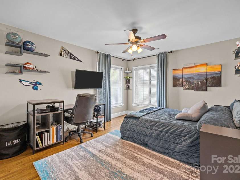 4147 Chelmsford Road, Charlotte, NC 28211.  MLS# CAR4252587, YatesRealty ID 17503. 