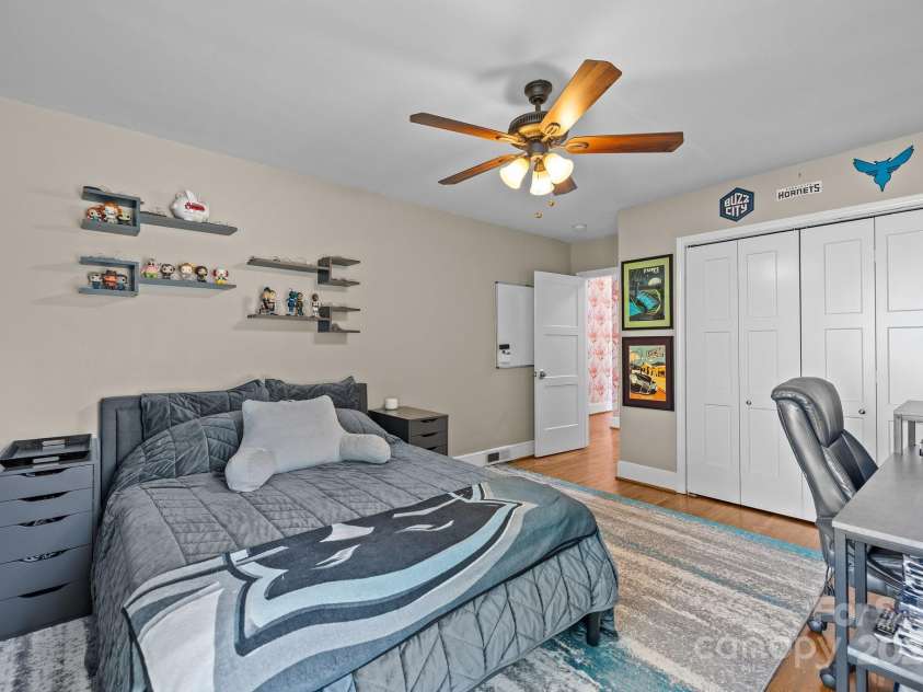 4147 Chelmsford Road, Charlotte, NC 28211.  MLS# CAR4252587, YatesRealty ID 17503. 