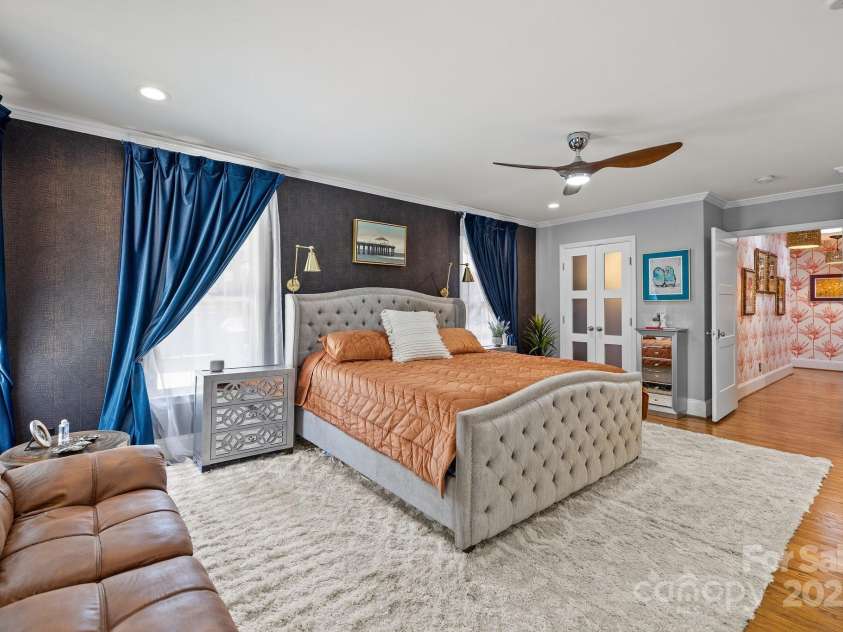4147 Chelmsford Road, Charlotte, NC 28211.  MLS# CAR4252587, YatesRealty ID 17503. 