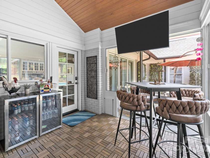 4147 Chelmsford Road, Charlotte, NC 28211.  MLS# CAR4252587, YatesRealty ID 17503. 