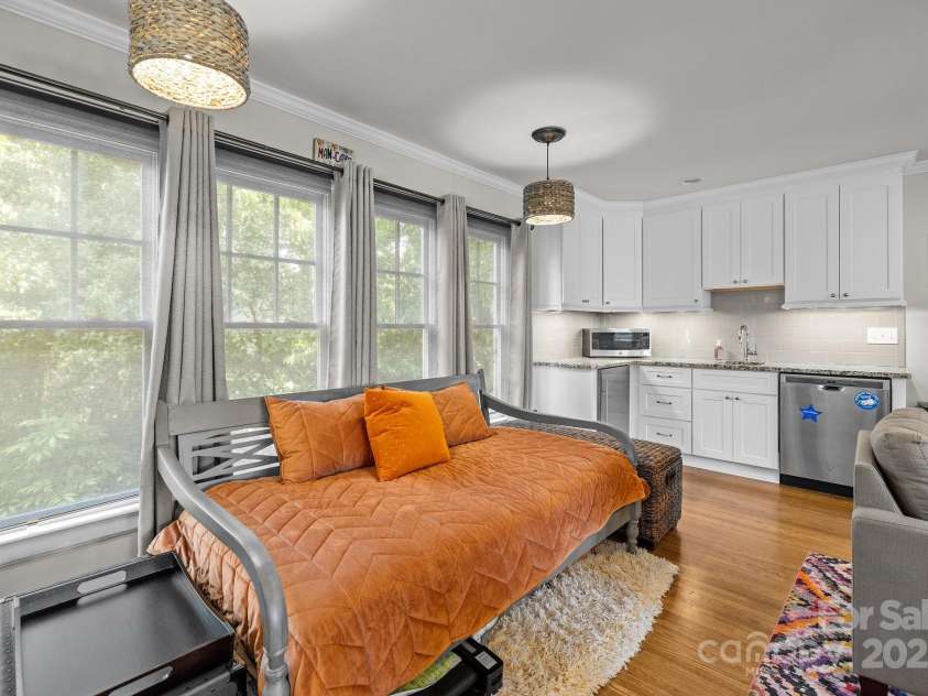 4147 Chelmsford Road, Charlotte, NC 28211.  MLS# CAR4252587, YatesRealty ID 17503. 