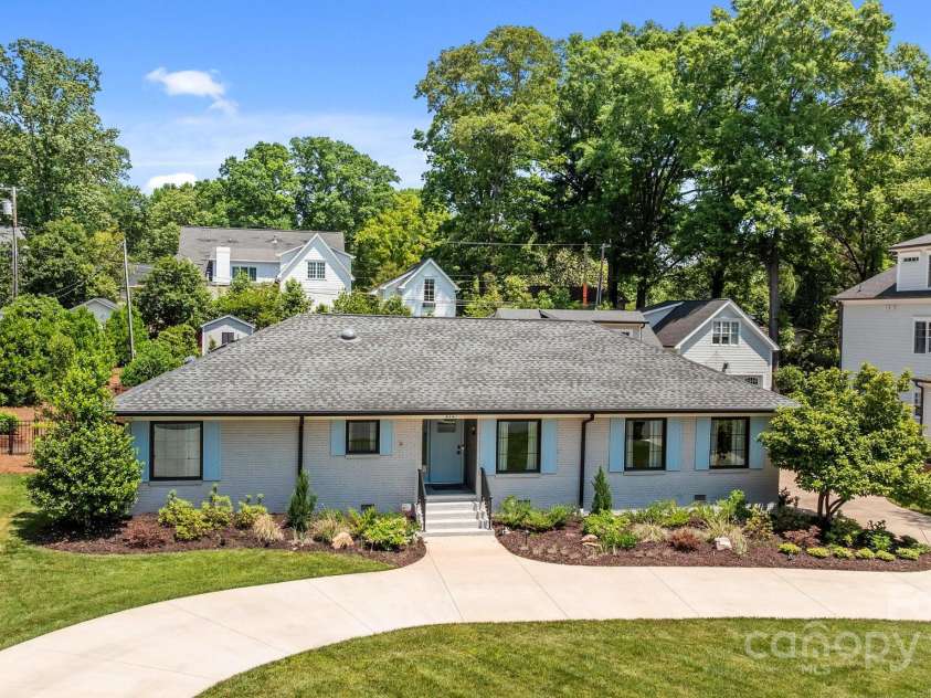 4147 Chelmsford Road, Charlotte, NC 28211.  MLS# CAR4252587, YatesRealty ID 17503. 