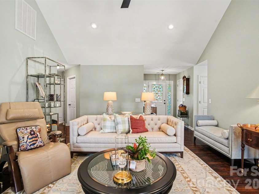 826 Savannah Place Drive, Fort Mill, SC 29715.  MLS# CAR4359674, YatesRealty ID 17503. 