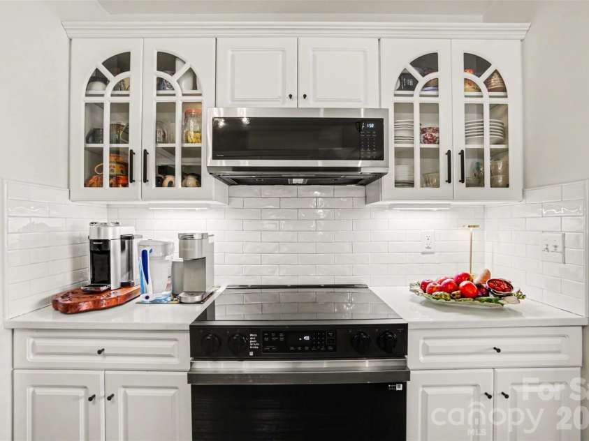826 Savannah Place Drive, Fort Mill, SC 29715.  MLS# CAR4359674, YatesRealty ID 17503. 