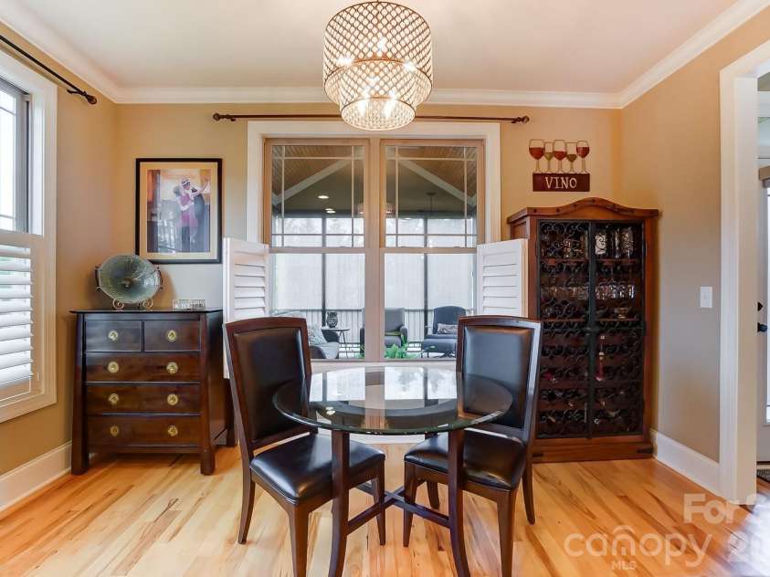 505 Williamsfield Drive, Shelby, NC 28150.  MLS# CAR4351239, YatesRealty ID 17504. Breakfast area in kitchen