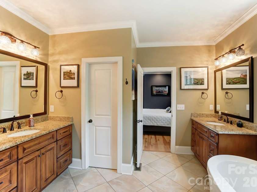 505 Williamsfield Drive, Shelby, NC 28150.  MLS# CAR4351239, YatesRealty ID 17504. Not only two sinks, but separate vanities and a water closet!