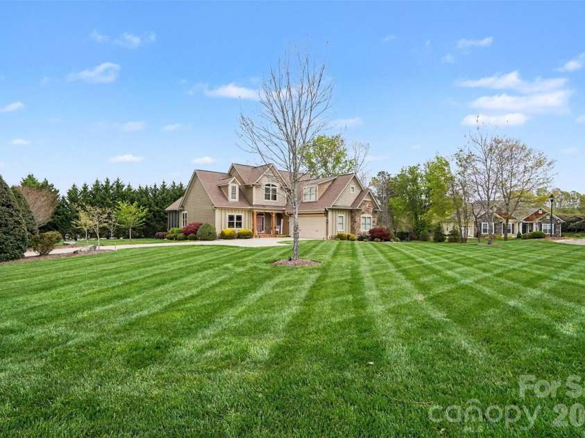 505 Williamsfield Drive, Shelby, NC 28150.  MLS# CAR4351239, YatesRealty ID 17504. View from the street