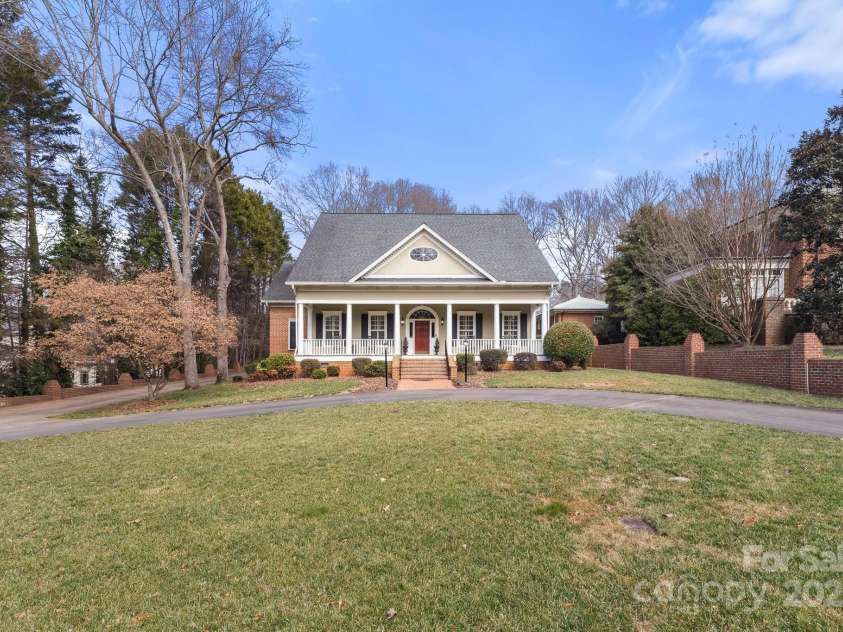 1335 Marion Street, Shelby, NC 28150.  MLS# CAR4220085, YatesRealty ID 17505. Circle driveway for easy guest entry and extra parking