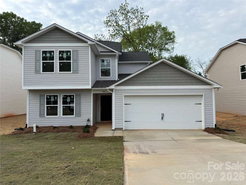 304 Elm Street, Lancaster, SC 29720.  MLS# CAR4353143, YatesRealty ID 17505. 