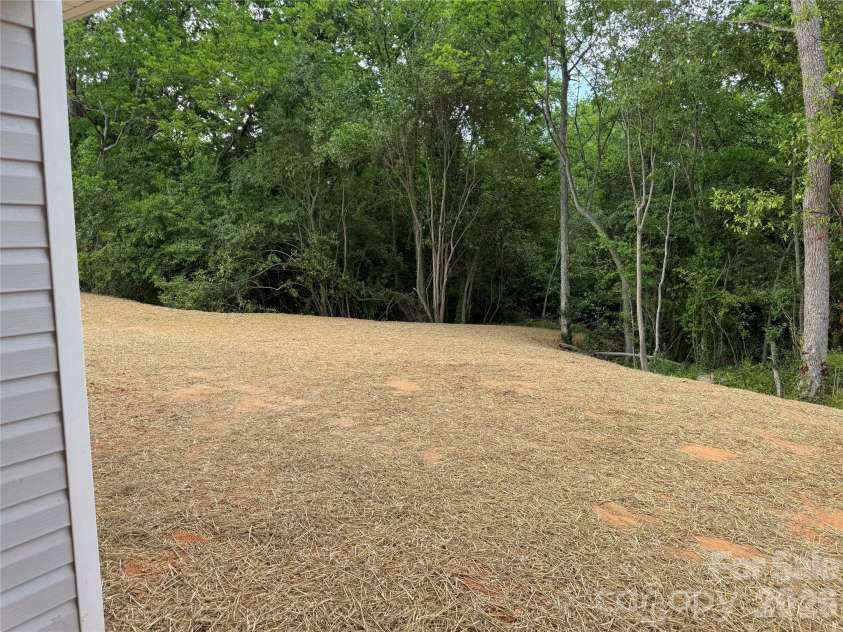 304 Elm Street, Lancaster, SC 29720.  MLS# CAR4353143, YatesRealty ID 17505. 