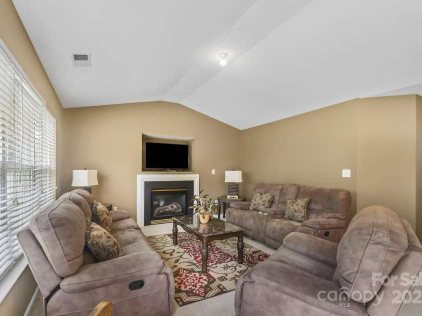 181 Mott Road, Mooresville, NC 28115.  MLS# CAR4254701, YatesRealty ID 17507. 