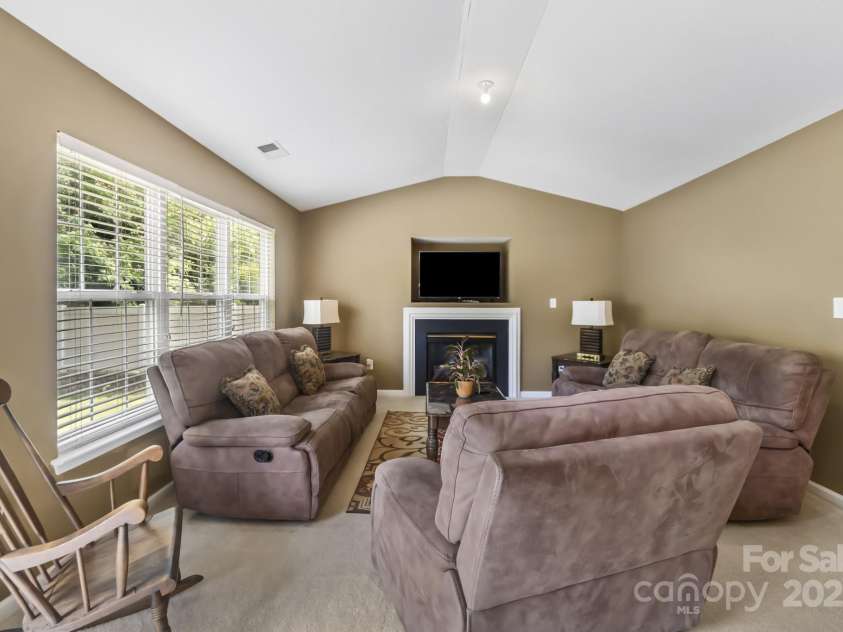 181 Mott Road, Mooresville, NC 28115.  MLS# CAR4254701, YatesRealty ID 17507. 