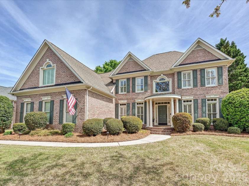 6232 Woodleigh Oaks Drive, Charlotte, NC 28226.  MLS# CAR4372321, YatesRealty ID 17507. 