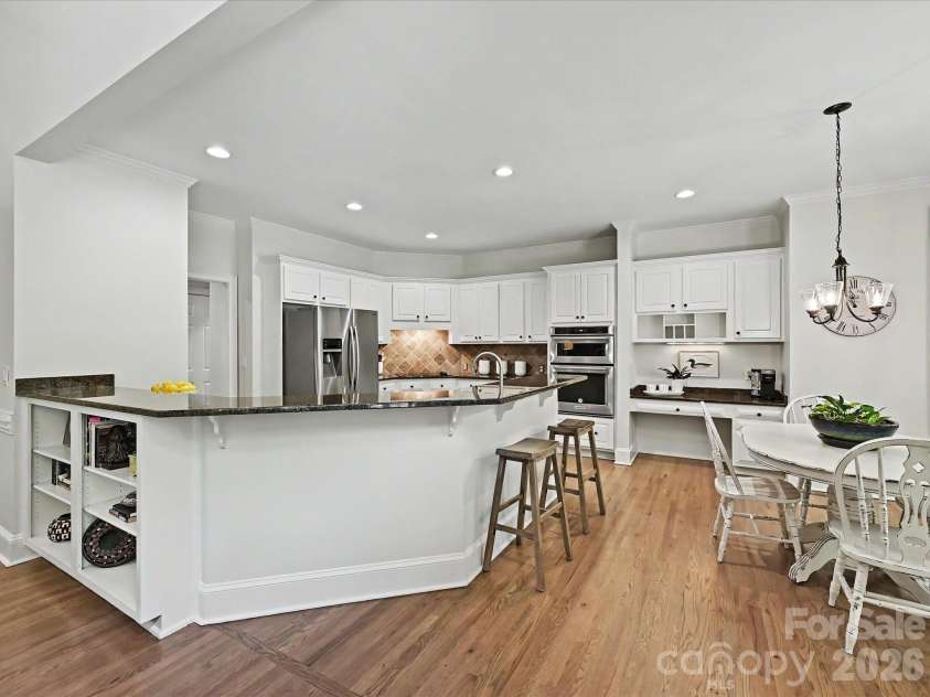 6232 Woodleigh Oaks Drive, Charlotte, NC 28226.  MLS# CAR4372321, YatesRealty ID 17507. 