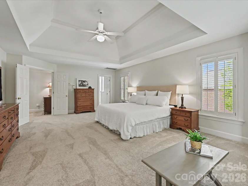 6232 Woodleigh Oaks Drive, Charlotte, NC 28226.  MLS# CAR4372321, YatesRealty ID 17507. 