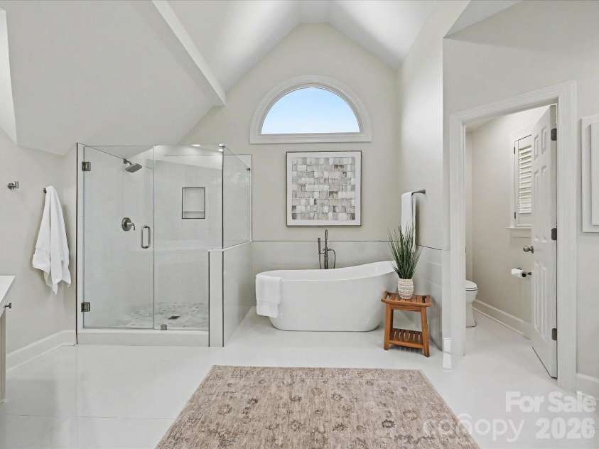 6232 Woodleigh Oaks Drive, Charlotte, NC 28226.  MLS# CAR4372321, YatesRealty ID 17507. 