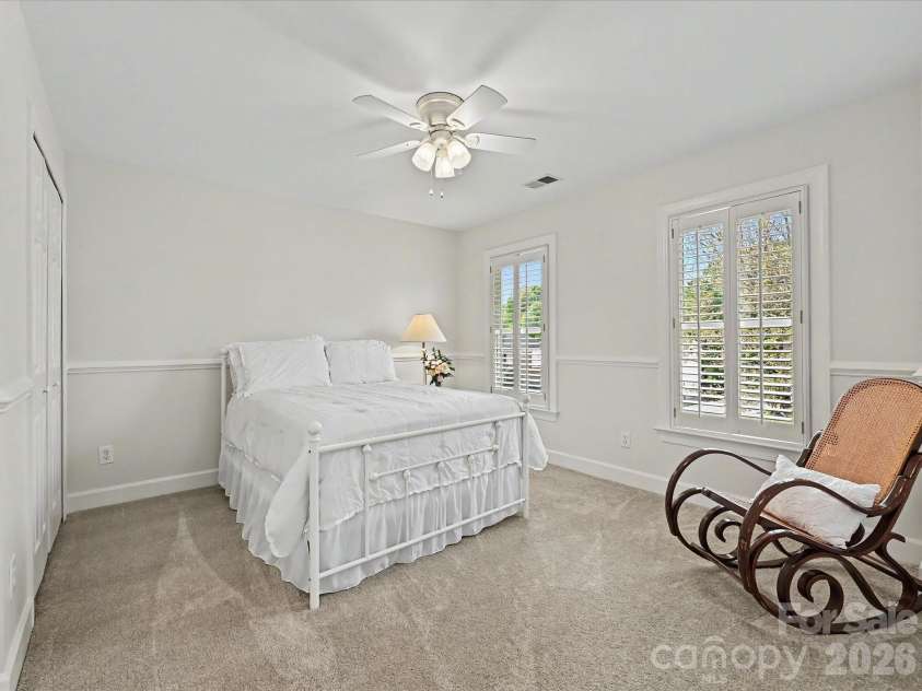 6232 Woodleigh Oaks Drive, Charlotte, NC 28226.  MLS# CAR4372321, YatesRealty ID 17507. 
