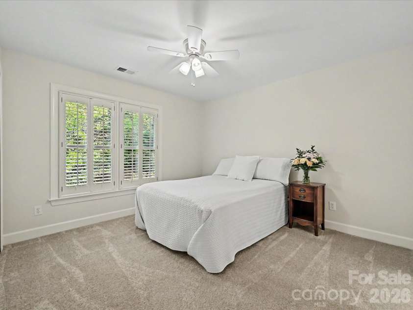 6232 Woodleigh Oaks Drive, Charlotte, NC 28226.  MLS# CAR4372321, YatesRealty ID 17507. 