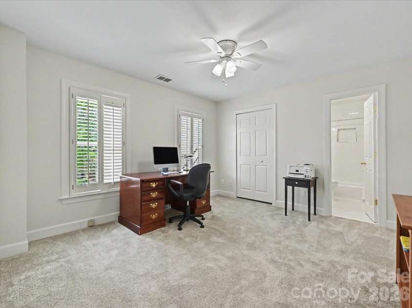 6232 Woodleigh Oaks Drive, Charlotte, NC 28226.  MLS# CAR4372321, YatesRealty ID 17507. 