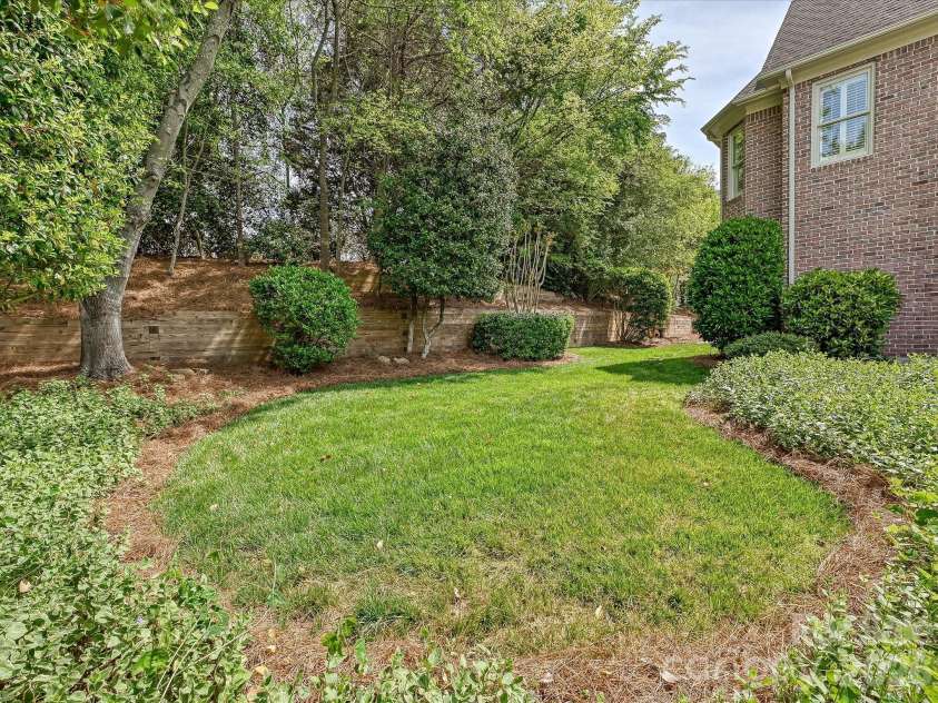 6232 Woodleigh Oaks Drive, Charlotte, NC 28226.  MLS# CAR4372321, YatesRealty ID 17507. 