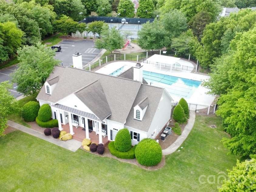 6232 Woodleigh Oaks Drive, Charlotte, NC 28226.  MLS# CAR4372321, YatesRealty ID 17507. 