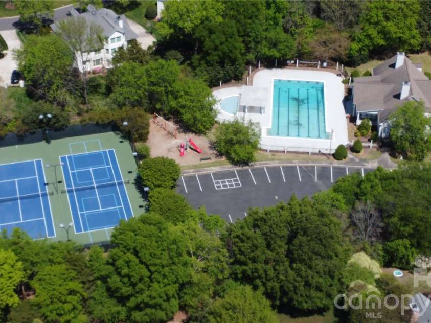 6232 Woodleigh Oaks Drive, Charlotte, NC 28226.  MLS# CAR4372321, YatesRealty ID 17507. 