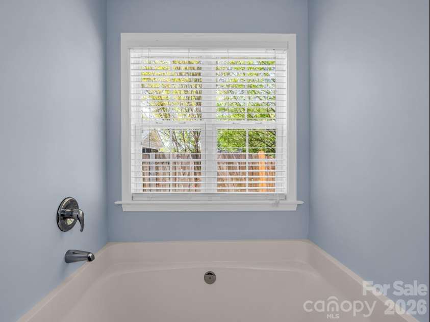 38 Black River Road, Fletcher, NC 28732.  MLS# CAR4372996, YatesRealty ID 17508. Soaking Tub in Primary Bathroom