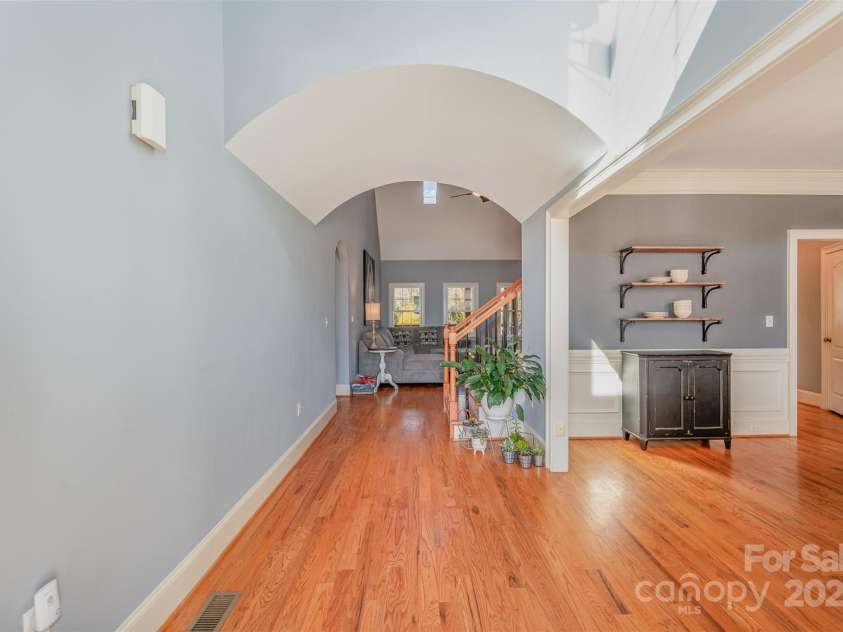 6057 Erie View Court, Denver, NC 28037.  MLS# CAR4263193, YatesRealty ID 17508. Grand Foyer Entrance