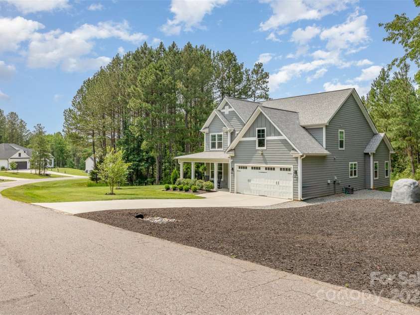 148 Powder Spring Drive, Statesville, NC 28677.  MLS# CAR4266831, YatesRealty ID 17509. 