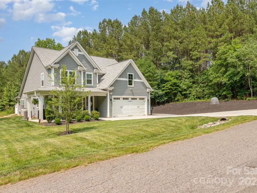 148 Powder Spring Drive, Statesville, NC 28677.  MLS# CAR4266831, YatesRealty ID 17509. 