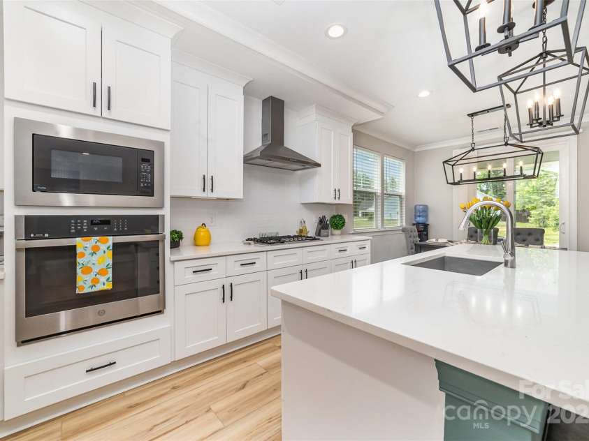 148 Powder Spring Drive, Statesville, NC 28677.  MLS# CAR4266831, YatesRealty ID 17509. 