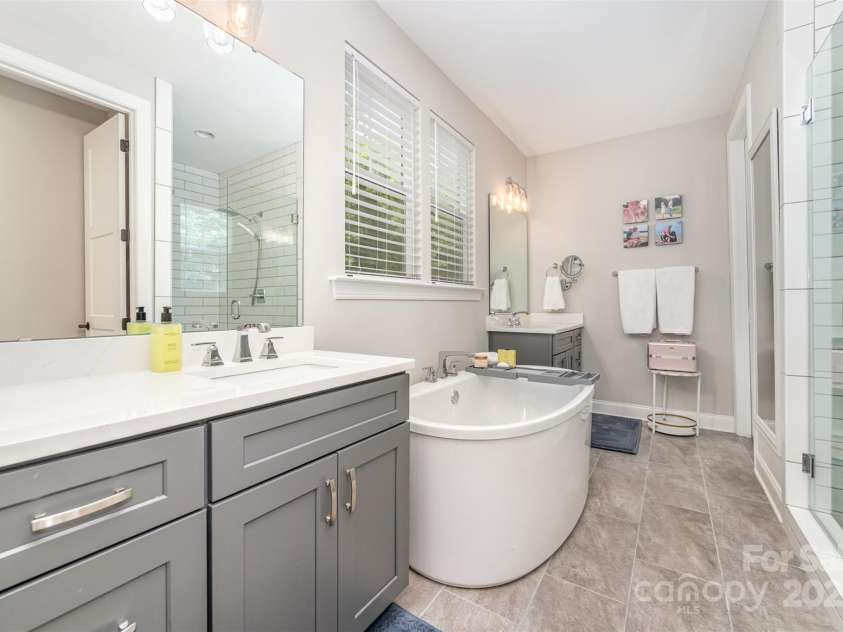 148 Powder Spring Drive, Statesville, NC 28677.  MLS# CAR4266831, YatesRealty ID 17509. 