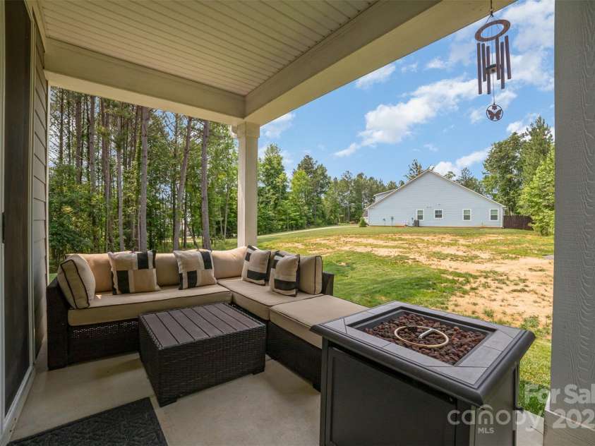 148 Powder Spring Drive, Statesville, NC 28677.  MLS# CAR4266831, YatesRealty ID 17509. 