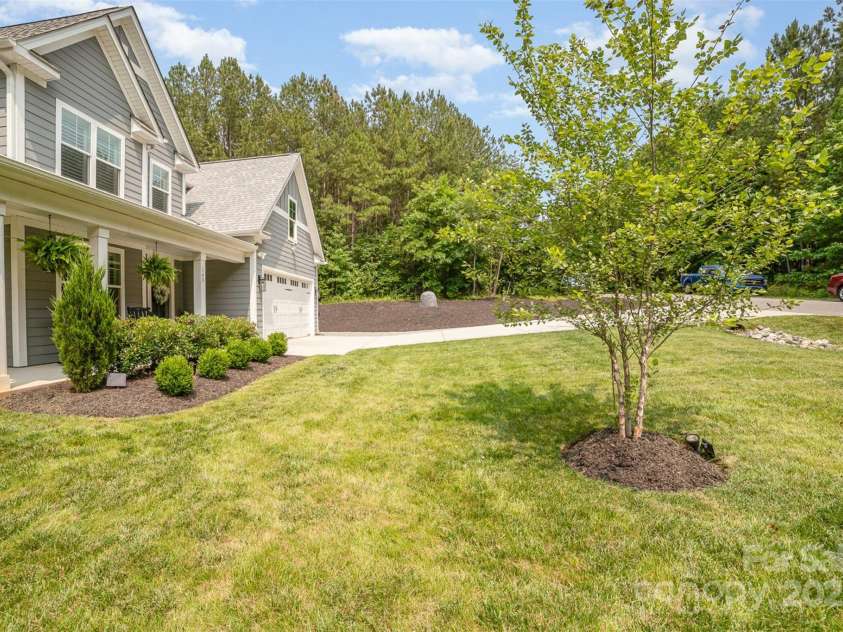 148 Powder Spring Drive, Statesville, NC 28677.  MLS# CAR4266831, YatesRealty ID 17509. 