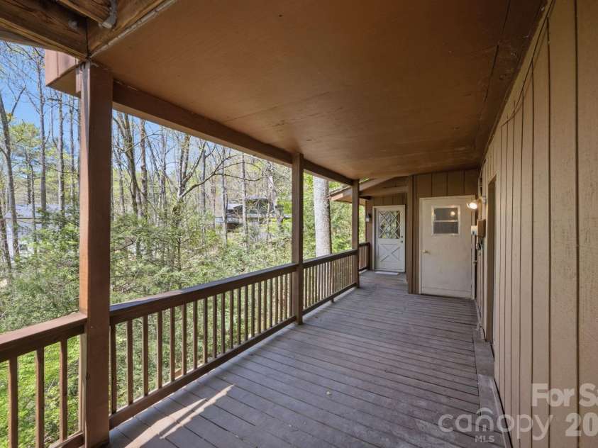 806 Dogwood Drive, Boone, NC 28607.  MLS# CAR4373905, YatesRealty ID 17509. 