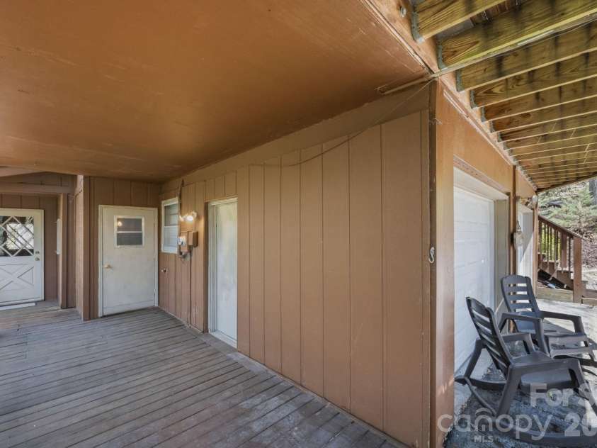 806 Dogwood Drive, Boone, NC 28607.  MLS# CAR4373905, YatesRealty ID 17509. 