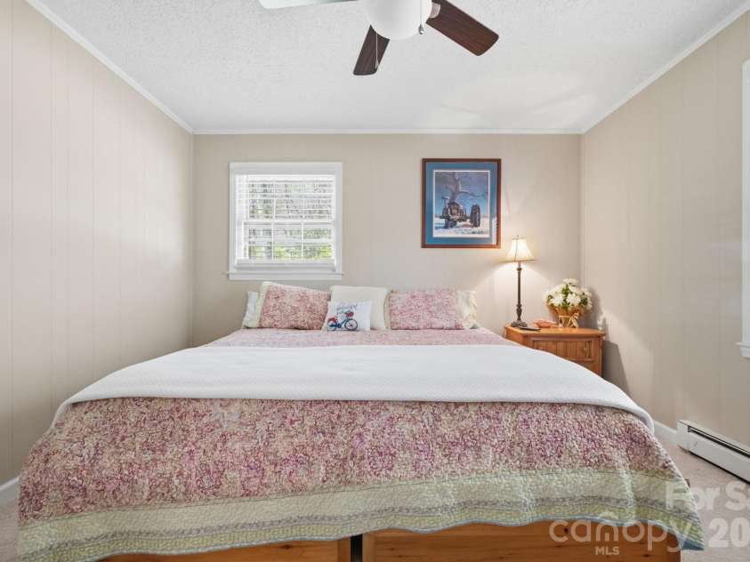 806 Dogwood Drive, Boone, NC 28607.  MLS# CAR4373905, YatesRealty ID 17509. 
