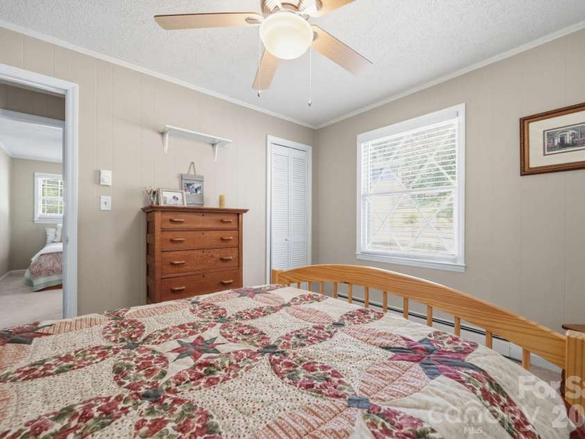 806 Dogwood Drive, Boone, NC 28607.  MLS# CAR4373905, YatesRealty ID 17509. 