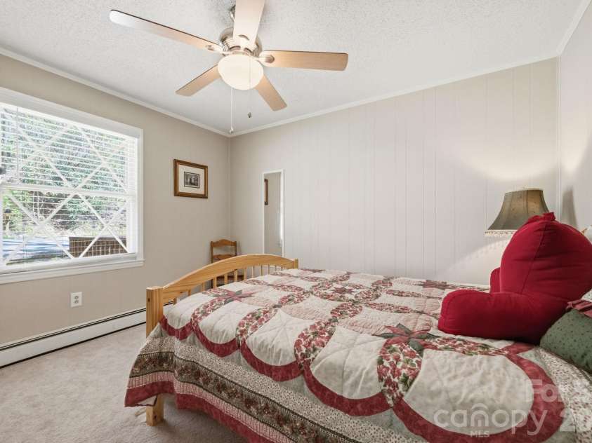 806 Dogwood Drive, Boone, NC 28607.  MLS# CAR4373905, YatesRealty ID 17509. 