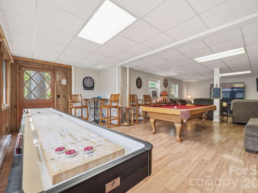 806 Dogwood Drive, Boone, NC 28607.  MLS# CAR4373905, YatesRealty ID 17509. 