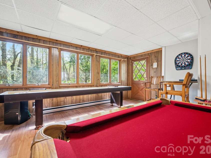 806 Dogwood Drive, Boone, NC 28607.  MLS# CAR4373905, YatesRealty ID 17509. 