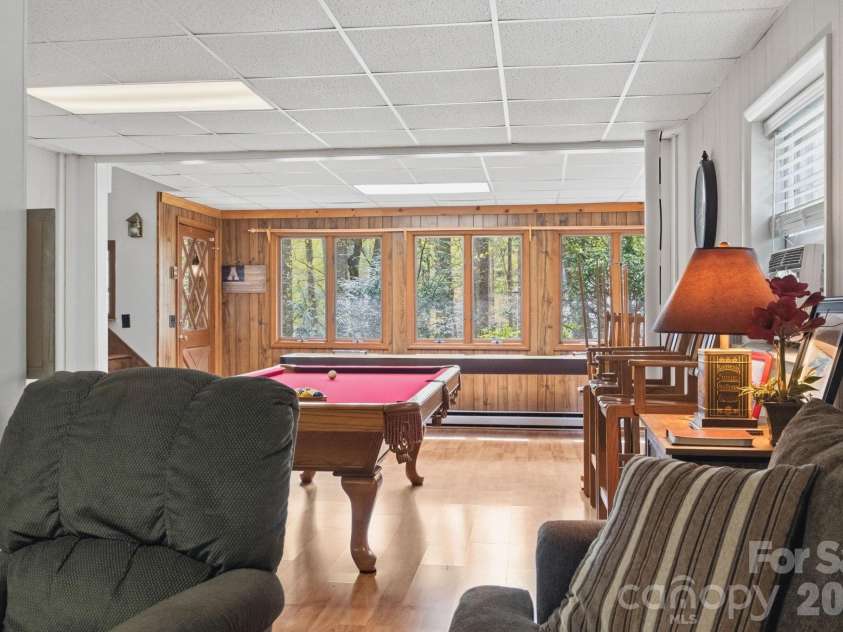 806 Dogwood Drive, Boone, NC 28607.  MLS# CAR4373905, YatesRealty ID 17509. 
