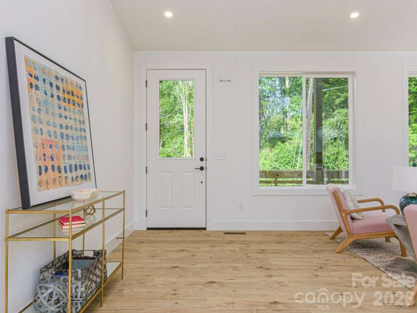 116 Shady Oak Drive, Asheville, NC 28803.  MLS# CAR4362562, YatesRealty ID 17510. 