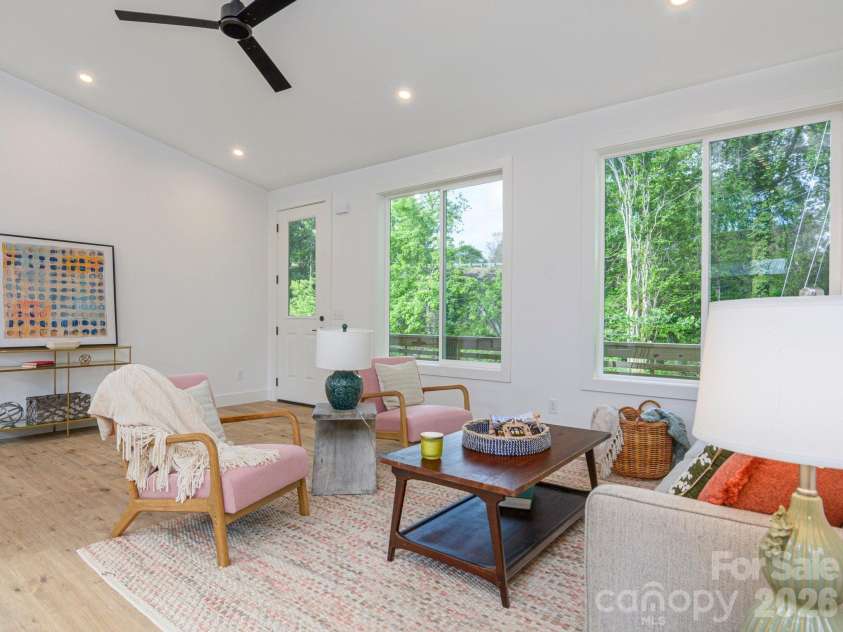 116 Shady Oak Drive, Asheville, NC 28803.  MLS# CAR4362562, YatesRealty ID 17510. 