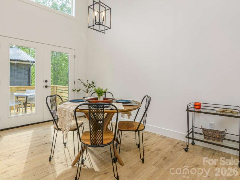 116 Shady Oak Drive, Asheville, NC 28803.  MLS# CAR4362562, YatesRealty ID 17510. 