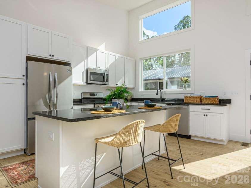 116 Shady Oak Drive, Asheville, NC 28803.  MLS# CAR4362562, YatesRealty ID 17510. 